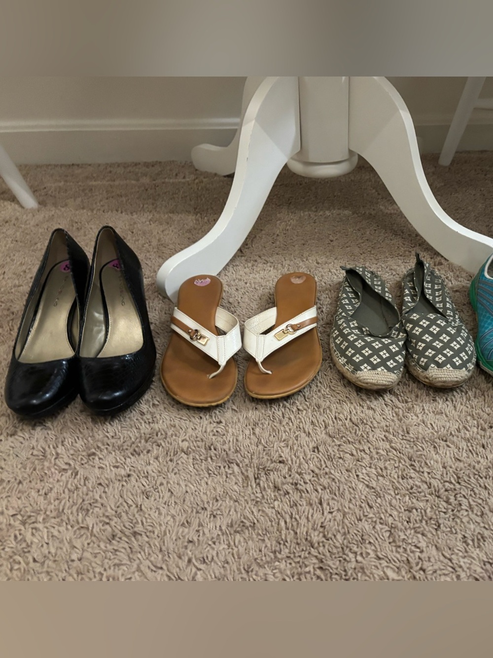 3 pairs of shoes size 8 all EUC